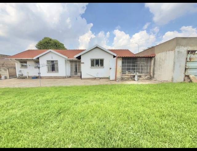 3 BEDROOM HOUSE FOR SALE IN MINNEBRON